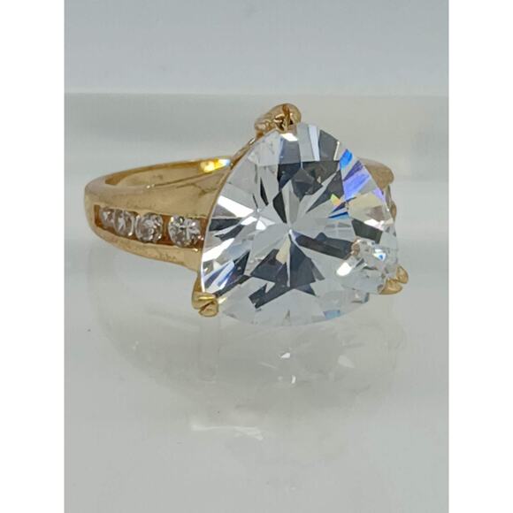 1990's Vintage Bold Trilliant Cut 8 CT Gold EP CZ Simulated Diamond Ring Size 7 - Picture 2 of 9